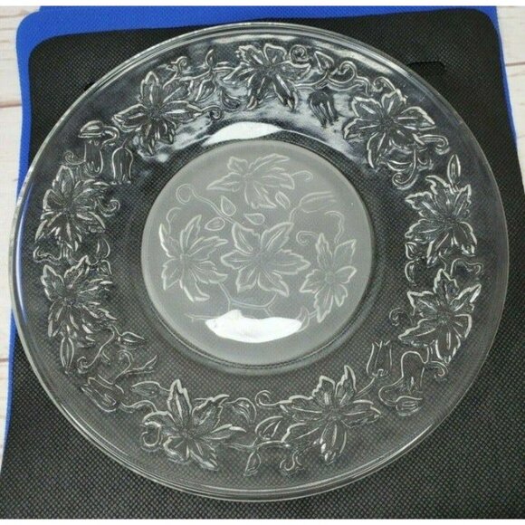 Princess House Fantasia Frosted Plate | Elegant and Timeless Design - Picture 3 of 12